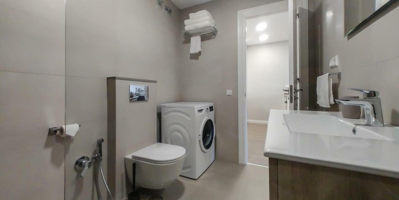 Beachfront Apartment In Fuengirola New المظهر الخارجي الصورة