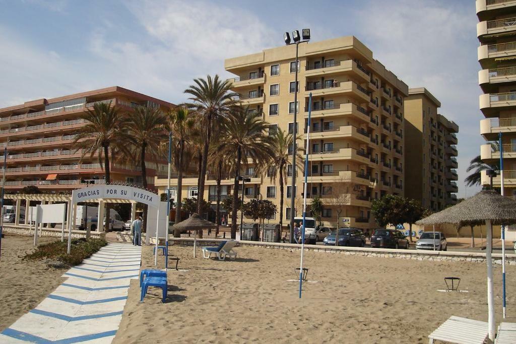 Beachfront Apartment In Fuengirola New المظهر الخارجي الصورة